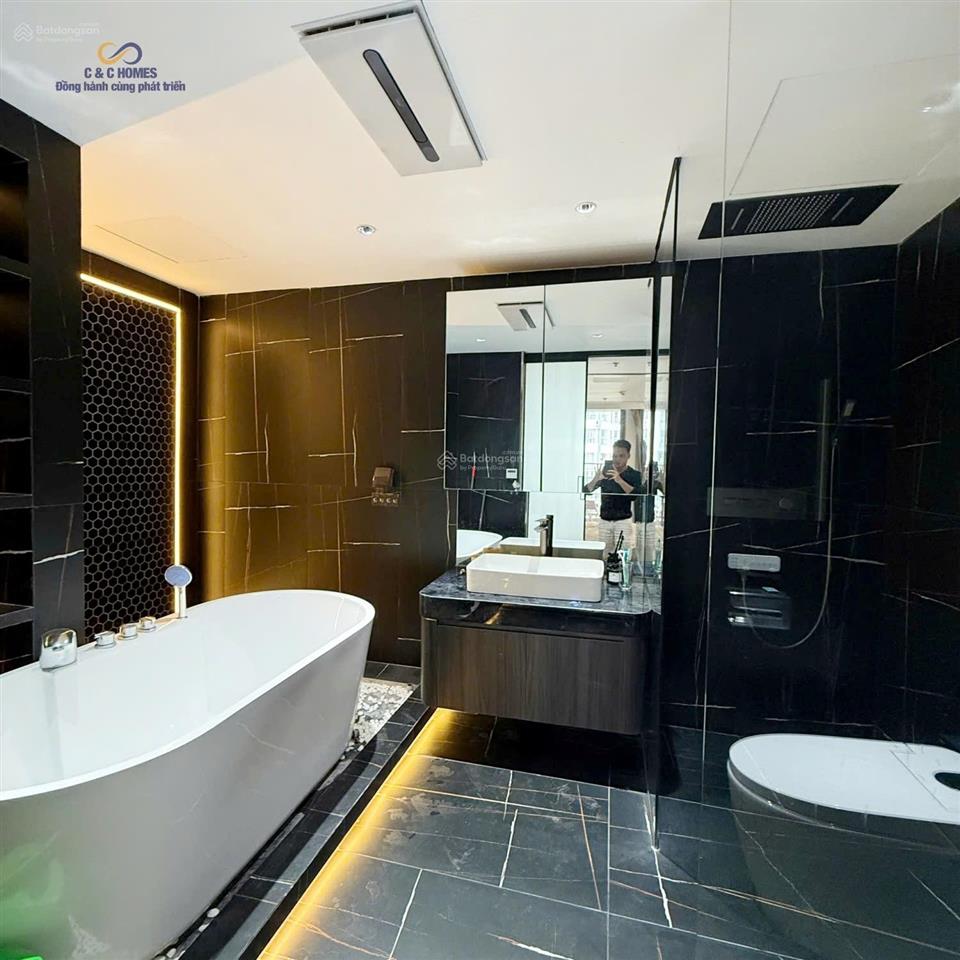Cần bán nhanh căn hộ sân vườn  191,2 m2 tại park hill  giá 19 tỷ.  0914 390 ***