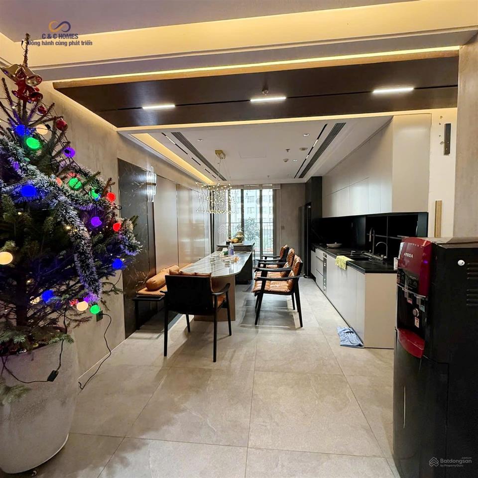 Cần bán nhanh căn hộ sân vườn  191,2 m2 tại park hill  giá 19 tỷ.  0914 390 ***