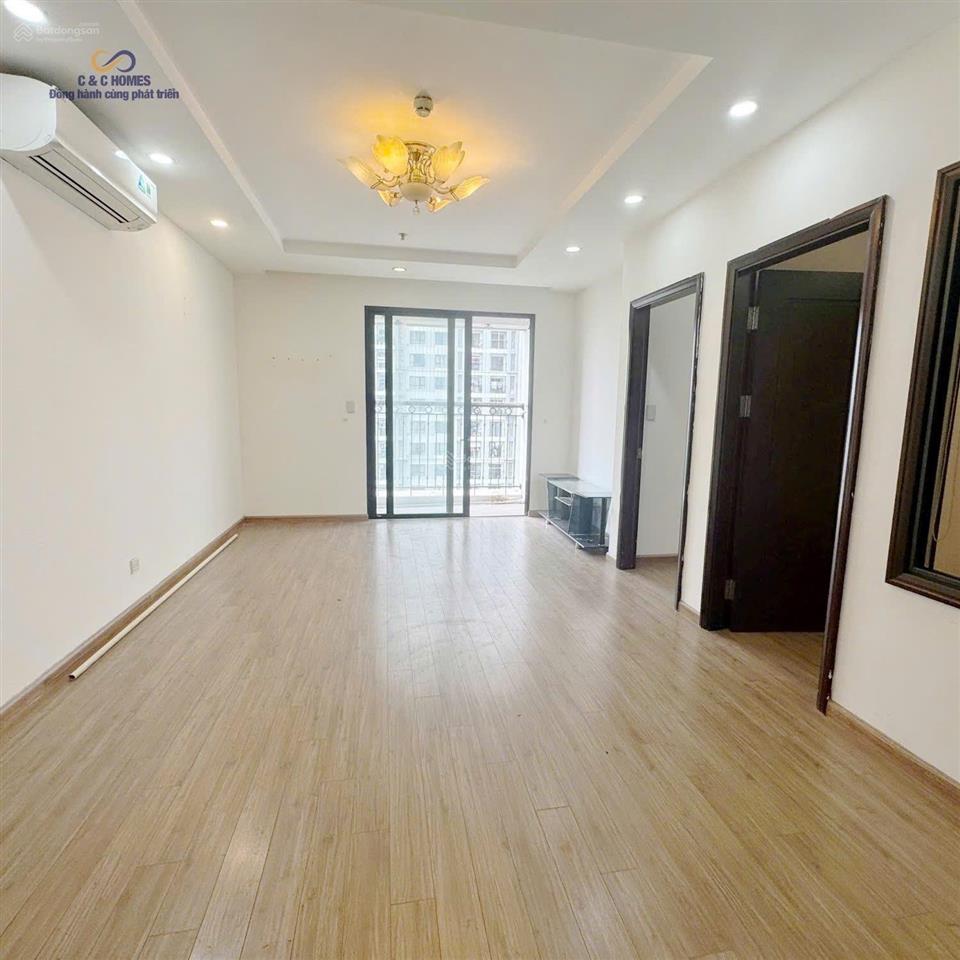 Chính chủ bán căn 2pn  76m2  có slot ô tô để hầm tại times city  giá 7,8 tỷ.  0914 390 ***