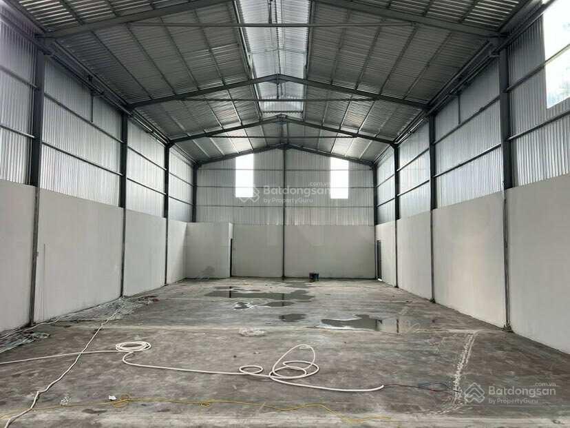 Cho thuê kho 350 m2 mới xây đường võ văn kiệt