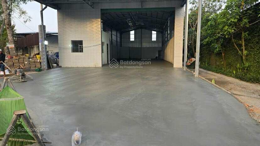Cho thuê kho 330 m2 mới xây đường võ văn kiệt
