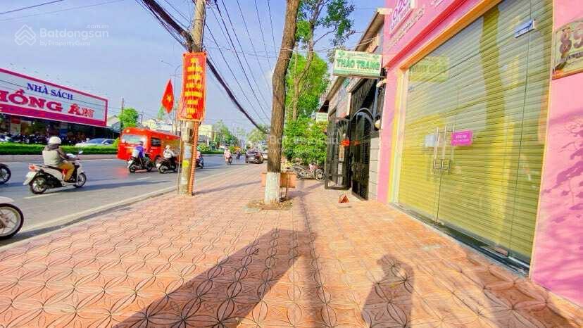 Cho thuê nhà sd 500 m2 mặt tiền nguyễn văn cừ tiện văn phòng 25 triệu