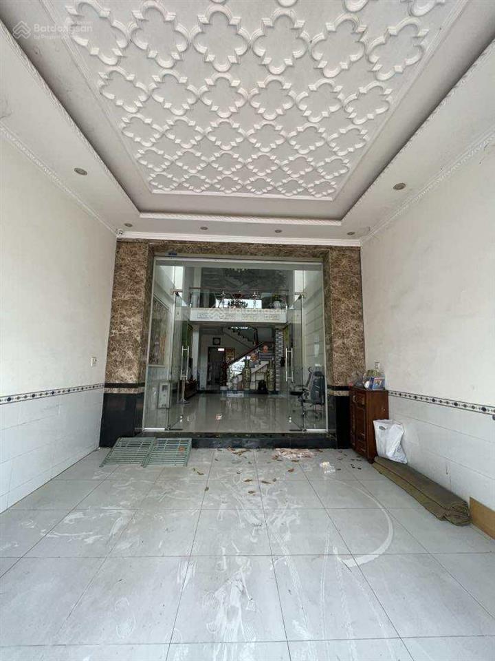 Cho thuê nhà sd 500 m2 mặt tiền nguyễn văn cừ tiện văn phòng 25 triệu