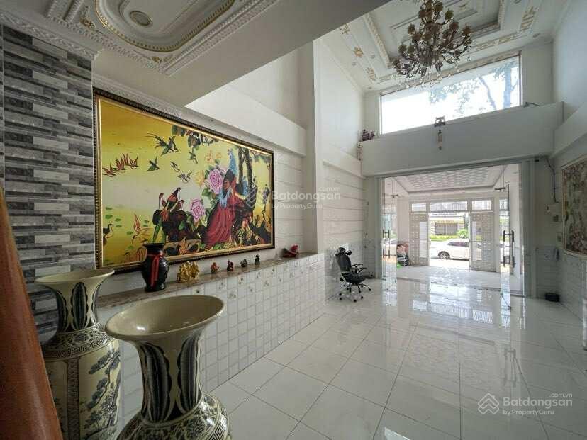 Cho thuê nhà sd 500 m2 mặt tiền nguyễn văn cừ tiện văn phòng 25 triệu
