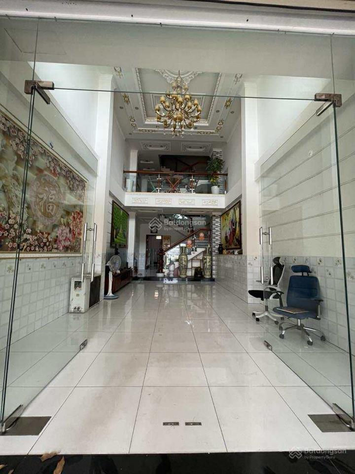 Cho thuê nhà sd 500 m2 mặt tiền nguyễn văn cừ tiện văn phòng 25 triệu