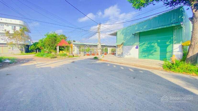 Cho thuê kho 200 m2 góc 2 mặt tiền kế xe ford 10 triệu