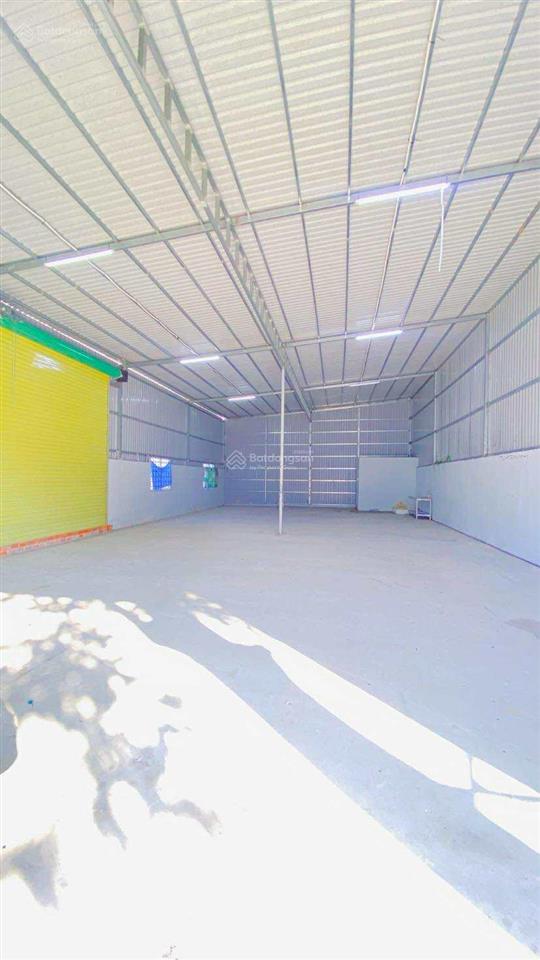 Cho thuê kho 200 m2 góc 2 mặt tiền kế xe ford 10 triệu