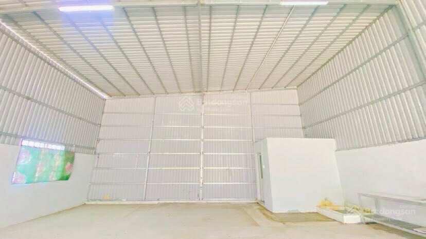 Cho thuê kho 200 m2 góc 2 mặt tiền kế xe ford 10 triệu