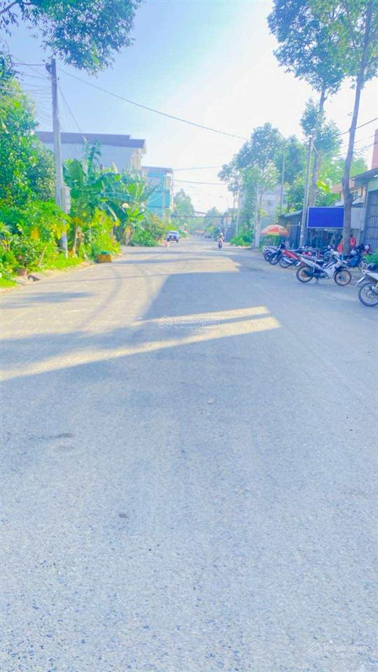 Cho thuê kho 200 m2 góc 2 mặt tiền kế xe ford 10 triệu