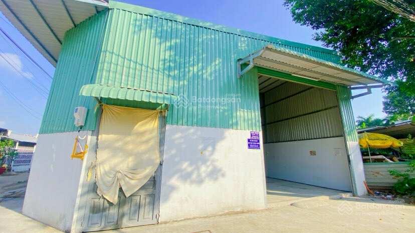 Cho thuê kho 200 m2 góc 2 mặt tiền kế xe ford 10 triệu
