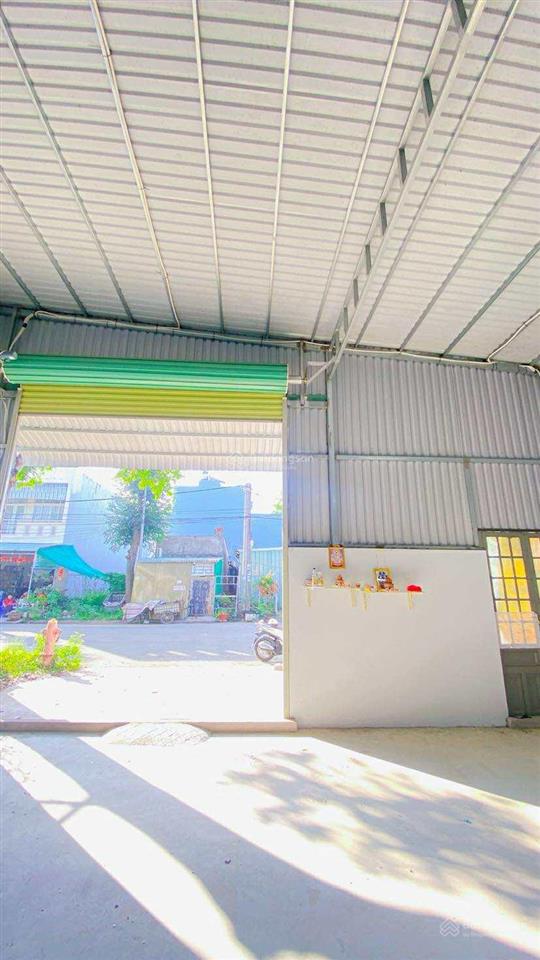 Cho thuê kho 200 m2 góc 2 mặt tiền kế xe ford 10 triệu
