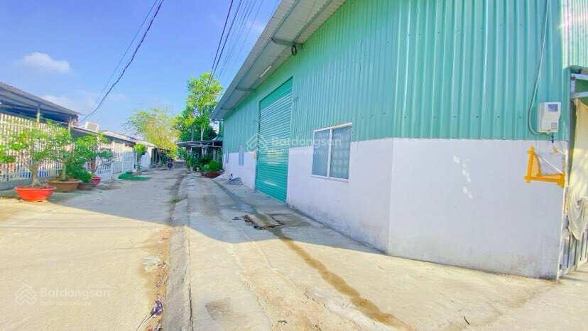 Cho thuê kho 200 m2 góc 2 mặt tiền kế xe ford 10 triệu
