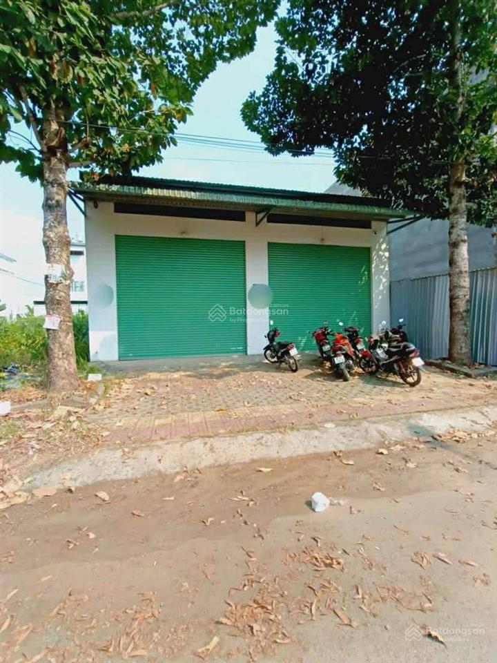 Cho thuê kho 200 m2 trục chính khu phú an 13 triệu
