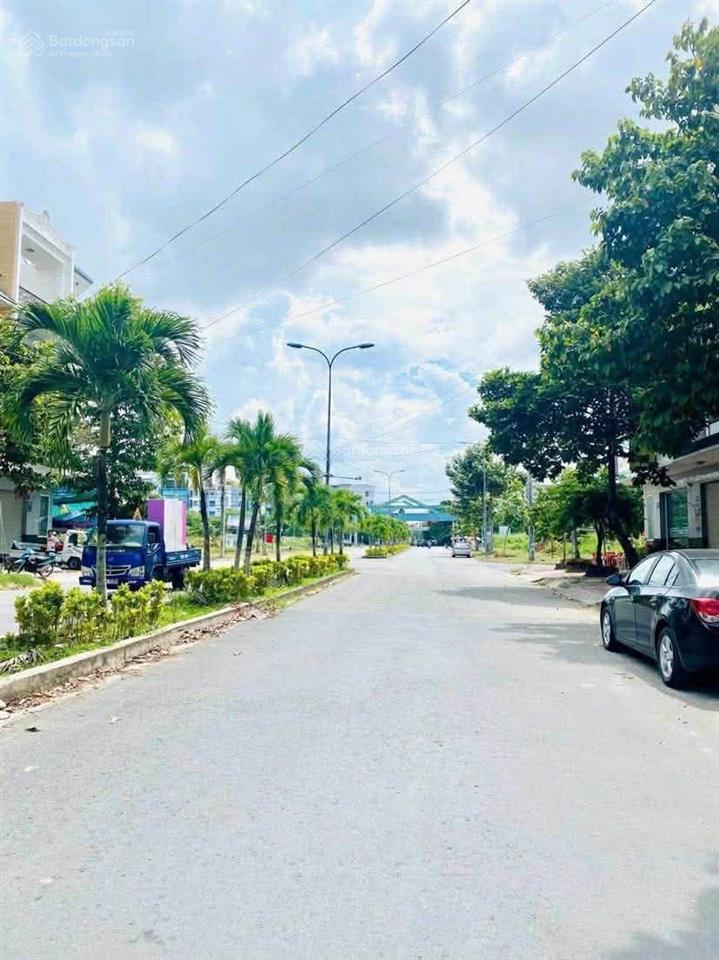 Cho thuê kho 200 m2 trục chính khu phú an 13 triệu