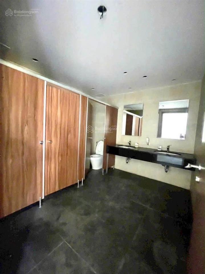 Cho thuê mặt bằng 1.400 m2 ngay góc khu cic8