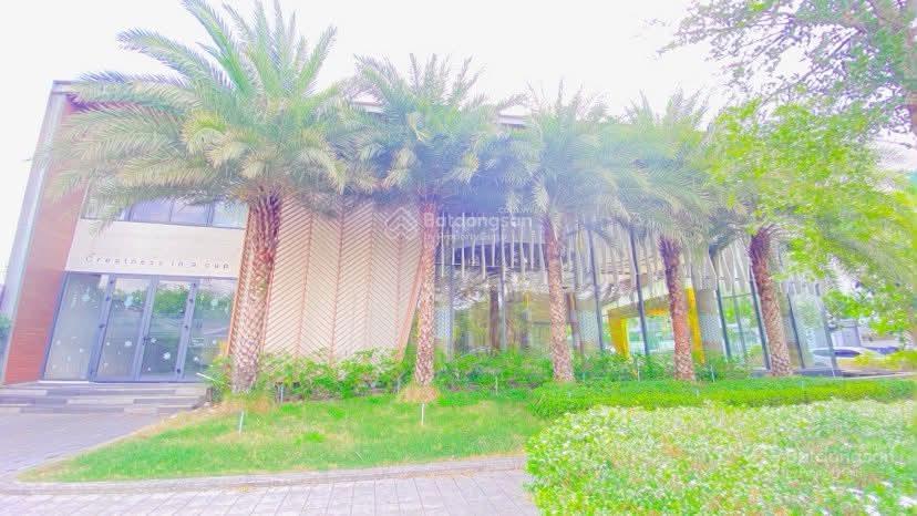 Cho thuê mặt bằng 1.400 m2 ngay góc khu cic8