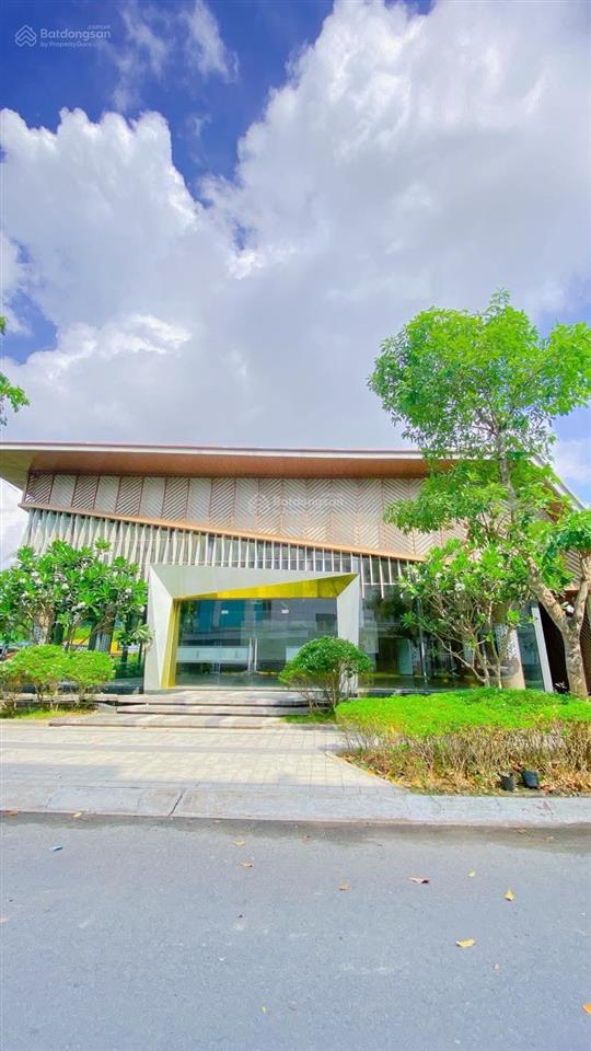 Cho thuê mặt bằng 1.400 m2 ngay góc khu cic8