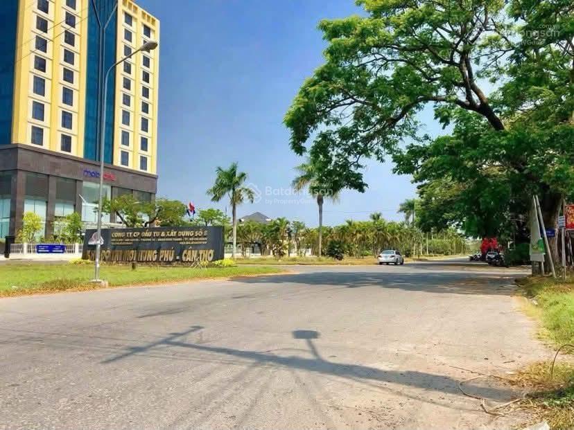 Cho thuê mặt bằng 1.400 m2 ngay góc khu cic8