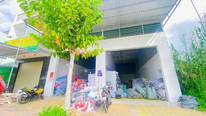 Cho thuê kho 200 m2 gần xe ford tiện chứa hàng 11 triệu