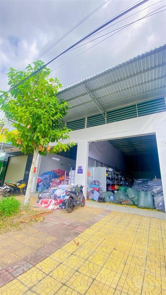 Cho thuê kho 200 m2 gần xe ford tiện chứa hàng 11 triệu