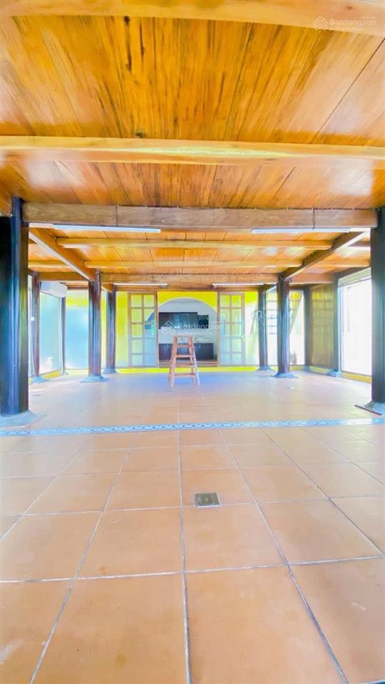 Cho thuê biệt thự 600 m2 có sân rộng kdc 586 tiện văn phòng
