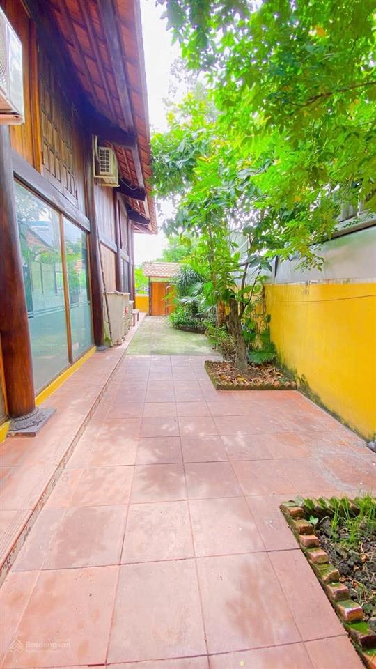 Cho thuê biệt thự 600 m2 có sân rộng kdc 586 tiện văn phòng