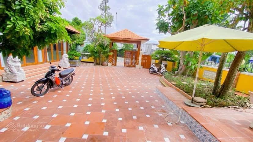 Cho thuê biệt thự 600 m2 có sân rộng kdc 586 tiện văn phòng