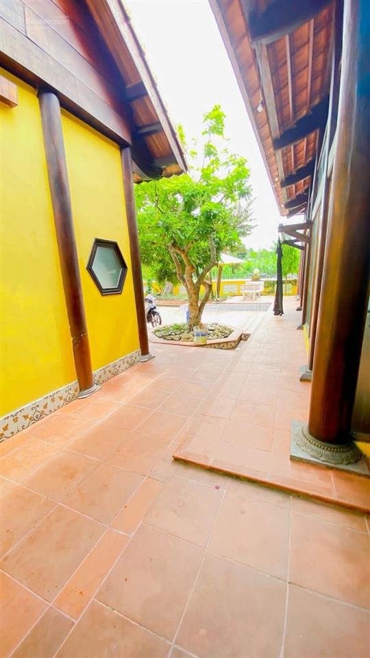 Cho thuê biệt thự 600 m2 có sân rộng kdc 586 tiện văn phòng