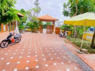 Cho thuê biệt thự 600 m2 có sân rộng kdc 586 tiện văn phòng