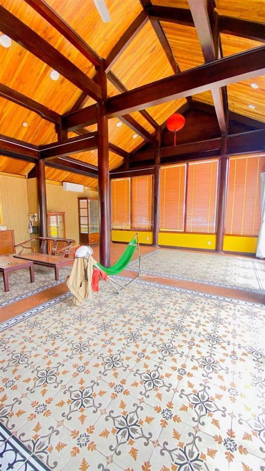 Cho thuê biệt thự 600 m2 có sân rộng kdc 586 tiện văn phòng