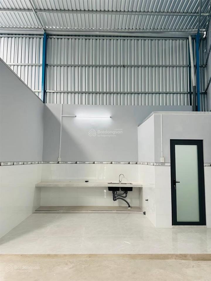 Cho thuê kho 360 m2 mới xây mặt tiền quốc lộ 61c
