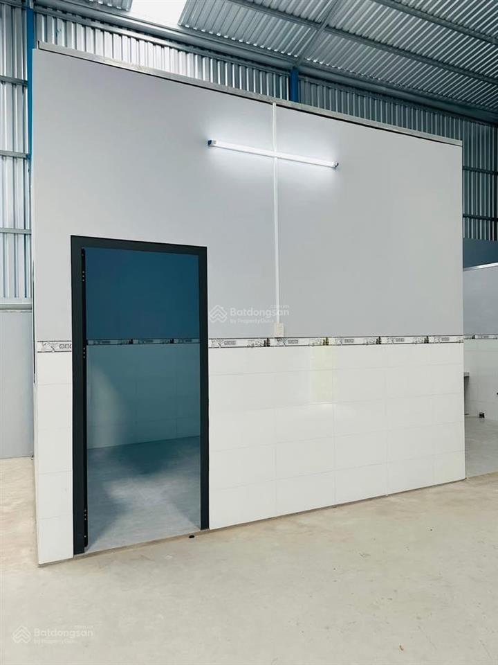 Cho thuê kho 360 m2 mới xây mặt tiền quốc lộ 61c