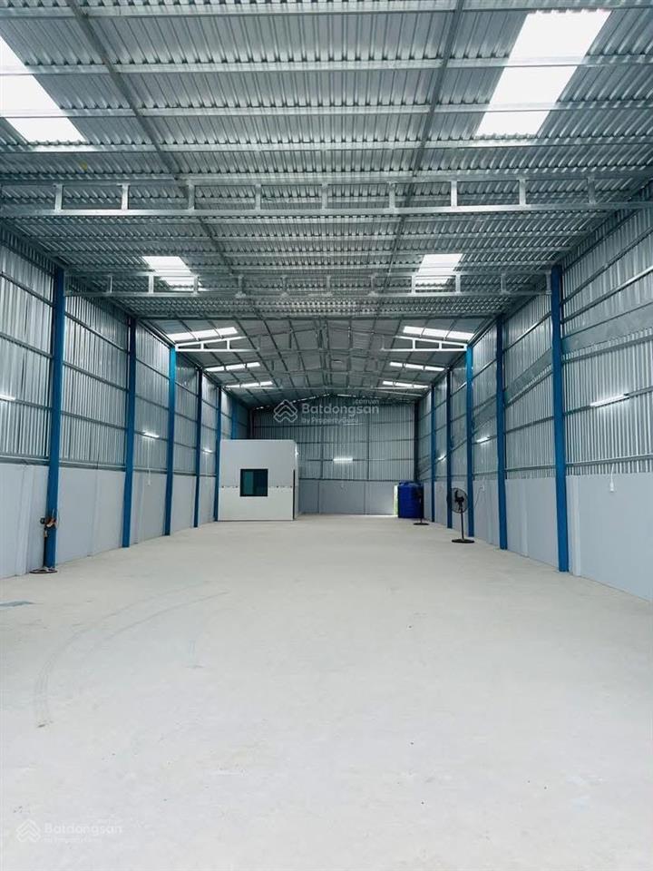 Cho thuê kho 360 m2 mới xây mặt tiền quốc lộ 61c