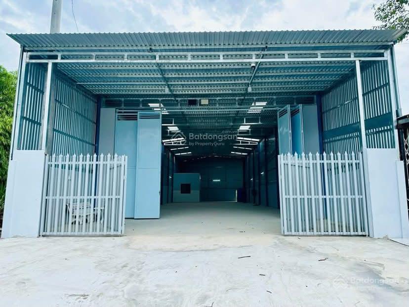 Cho thuê kho 360 m2 mới xây mặt tiền quốc lộ 61c