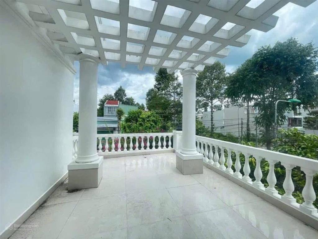 Cho thuê biệt thự góc 2 mặt tiền khu nam cần thơ 20 triệu