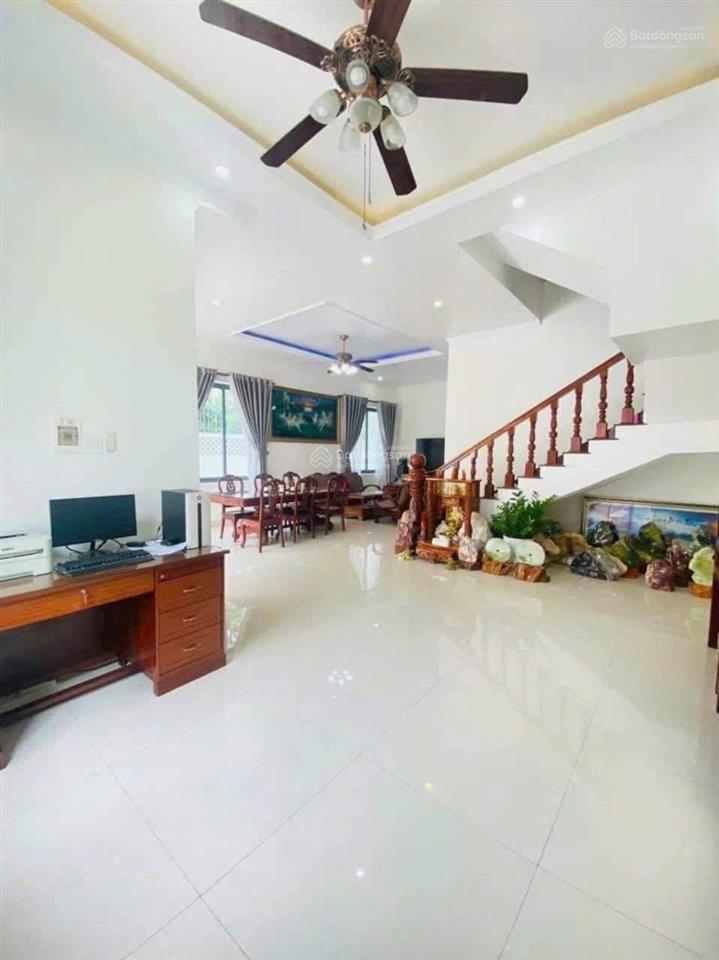 Cho thuê biệt thự góc 2 mặt tiền khu nam cần thơ 20 triệu