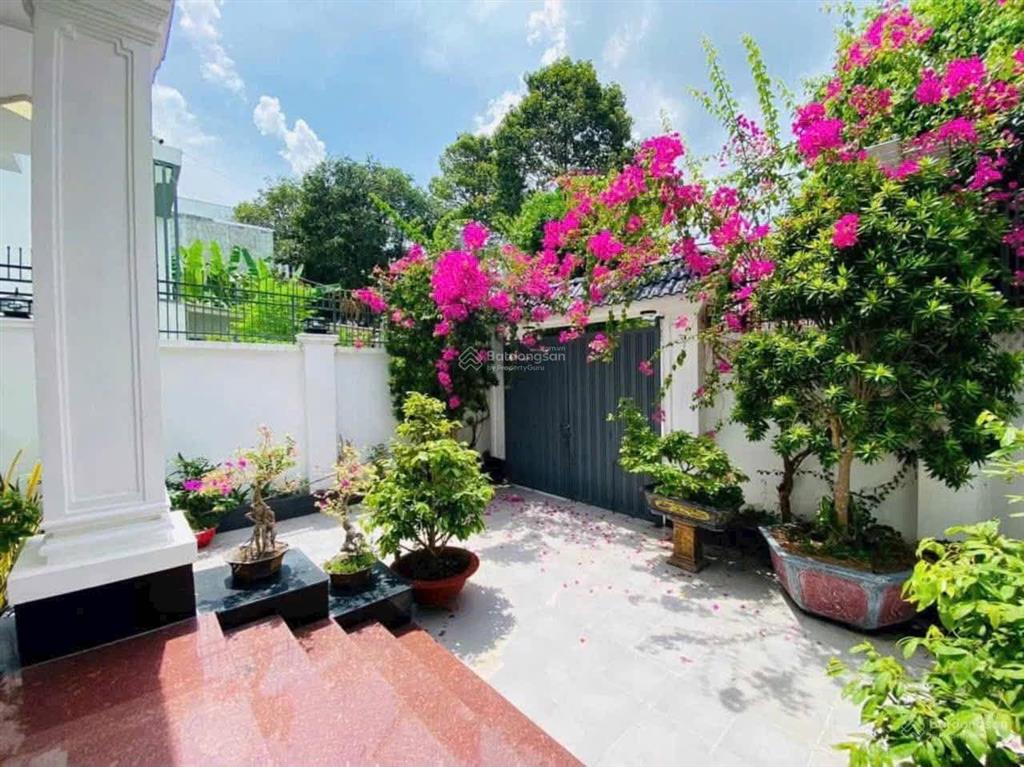 Cho thuê biệt thự góc 2 mặt tiền khu nam cần thơ 20 triệu