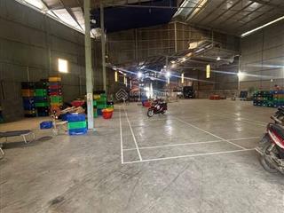 Cho thuê kho 1.300 m2 mặt tiền lộ vòng cung 30 triệu có điện 3 pha