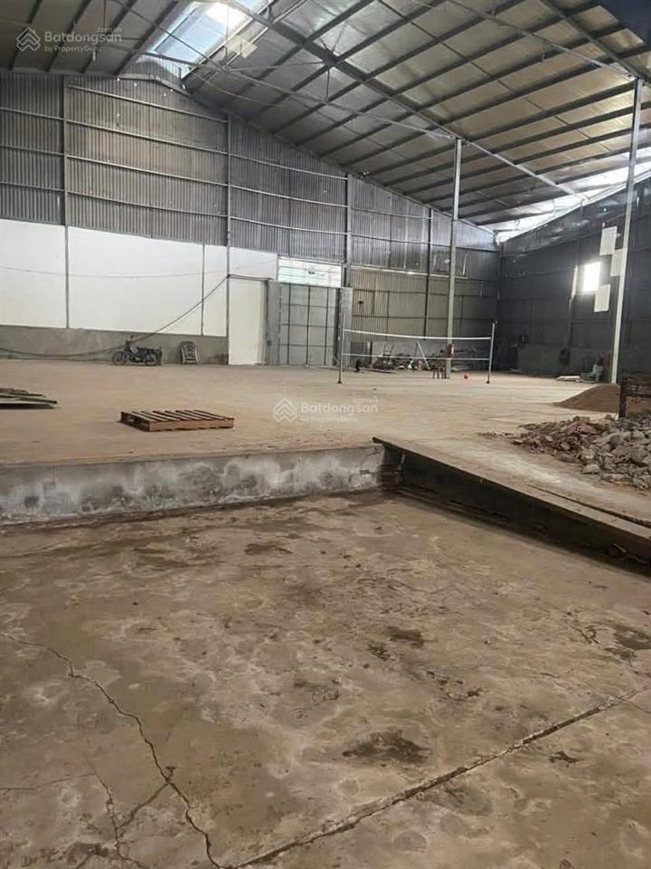 Cho thuê kho 1.300 m2 mặt tiền lộ vòng cung 30 triệu có điện 3 pha