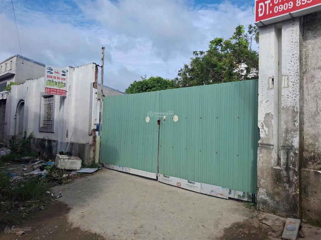 Cho thuê 400 m2 nhà có sân rộng nguyễn văn linh 10 triệu