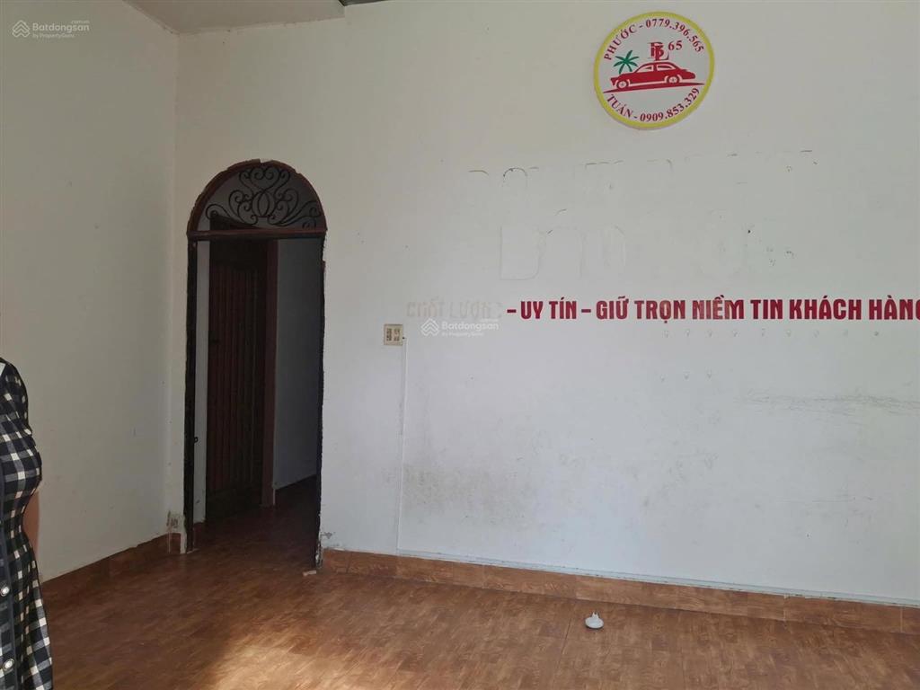 Cho thuê 400 m2 nhà có sân rộng nguyễn văn linh 10 triệu