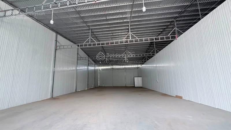 Cho thuê kho 500m2 mặt tiền nguyễn văn linh có điện 3 pha