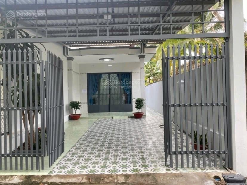 Bán nhà 236 m2 trần vĩnh kiết sân rộng mới sửa 3,95 tỷ