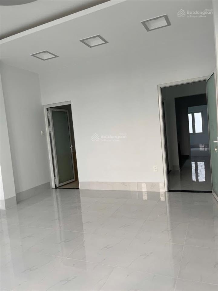 Cho thuê nhà 4 tầng mặt tiền trần hoàng na 22 triệu/th