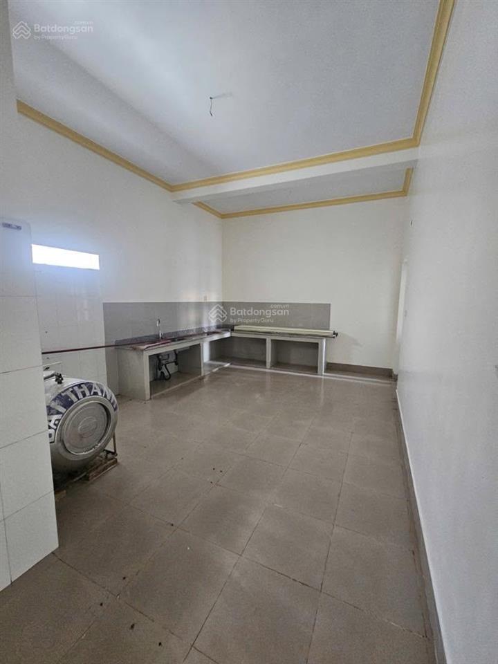 Cho thuê nhà ngang 8m kế đại học cần thơ tiện văn phòng