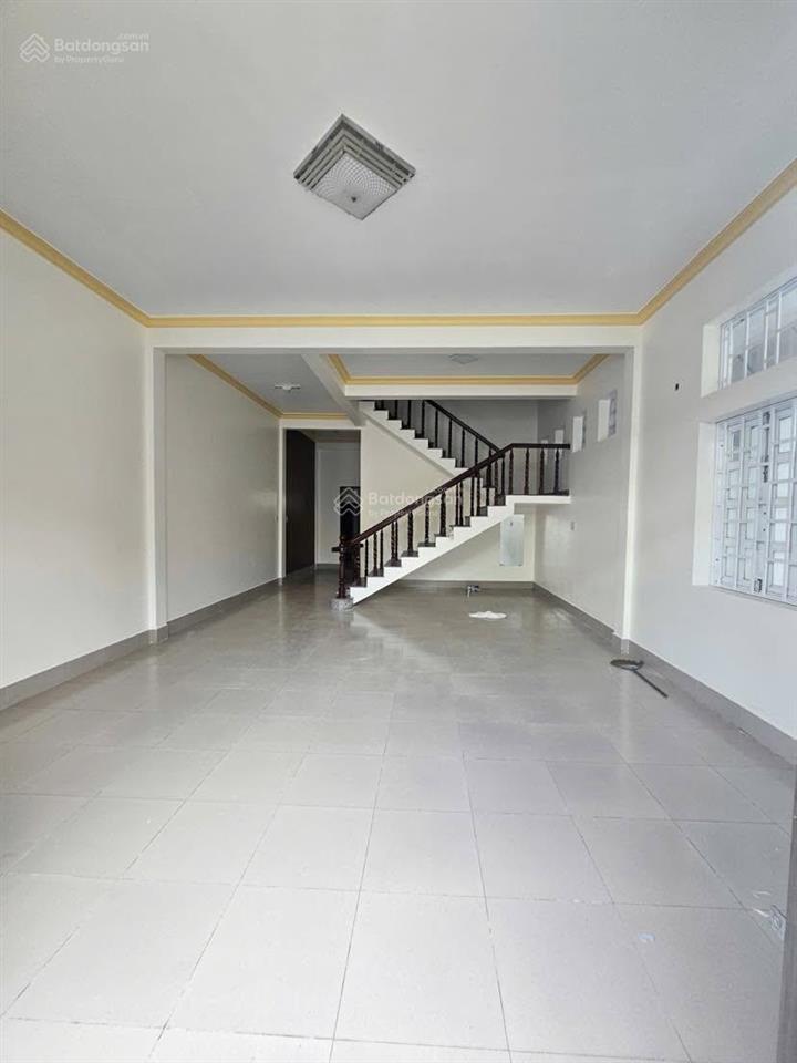 Cho thuê nhà ngang 8m kế đại học cần thơ tiện văn phòng