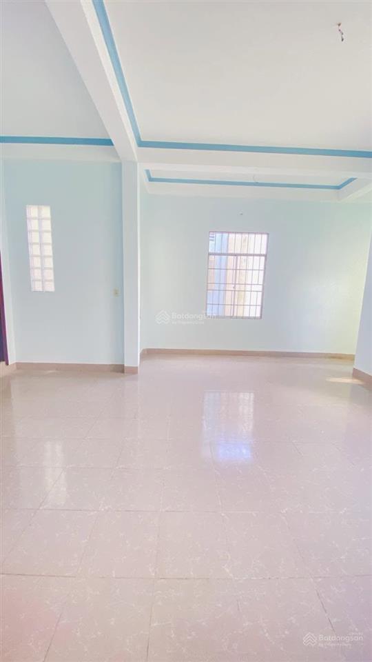 Cho thuê nhà ngang 8m kế đại học cần thơ tiện văn phòng