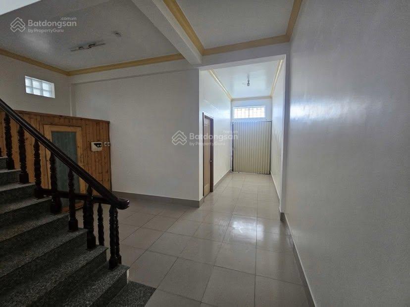 Cho thuê nhà ngang 8m kế đại học cần thơ tiện văn phòng