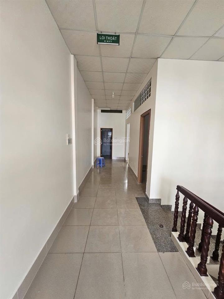 Cho thuê nhà ngang 8m kế đại học cần thơ tiện văn phòng