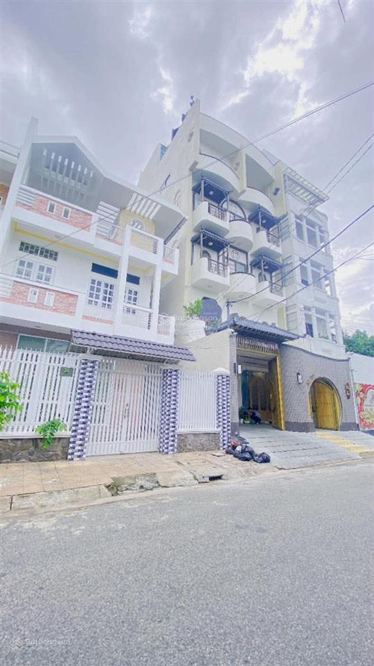 Cho thuê nhà ngang 8m kế đại học cần thơ tiện văn phòng